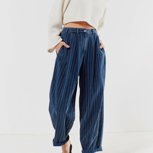urban outfitters baggy pants